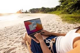 TELEFORMACIÓN EN LA PLAYA.jpg